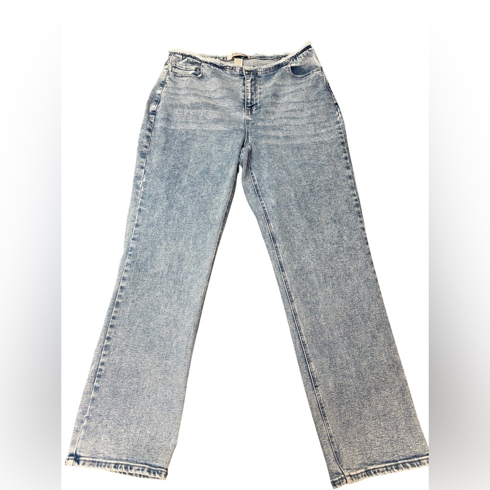 Alivia Ford Women’s Sz 14W Light Wash Wide Leg Jeans Raw Edge Waistband